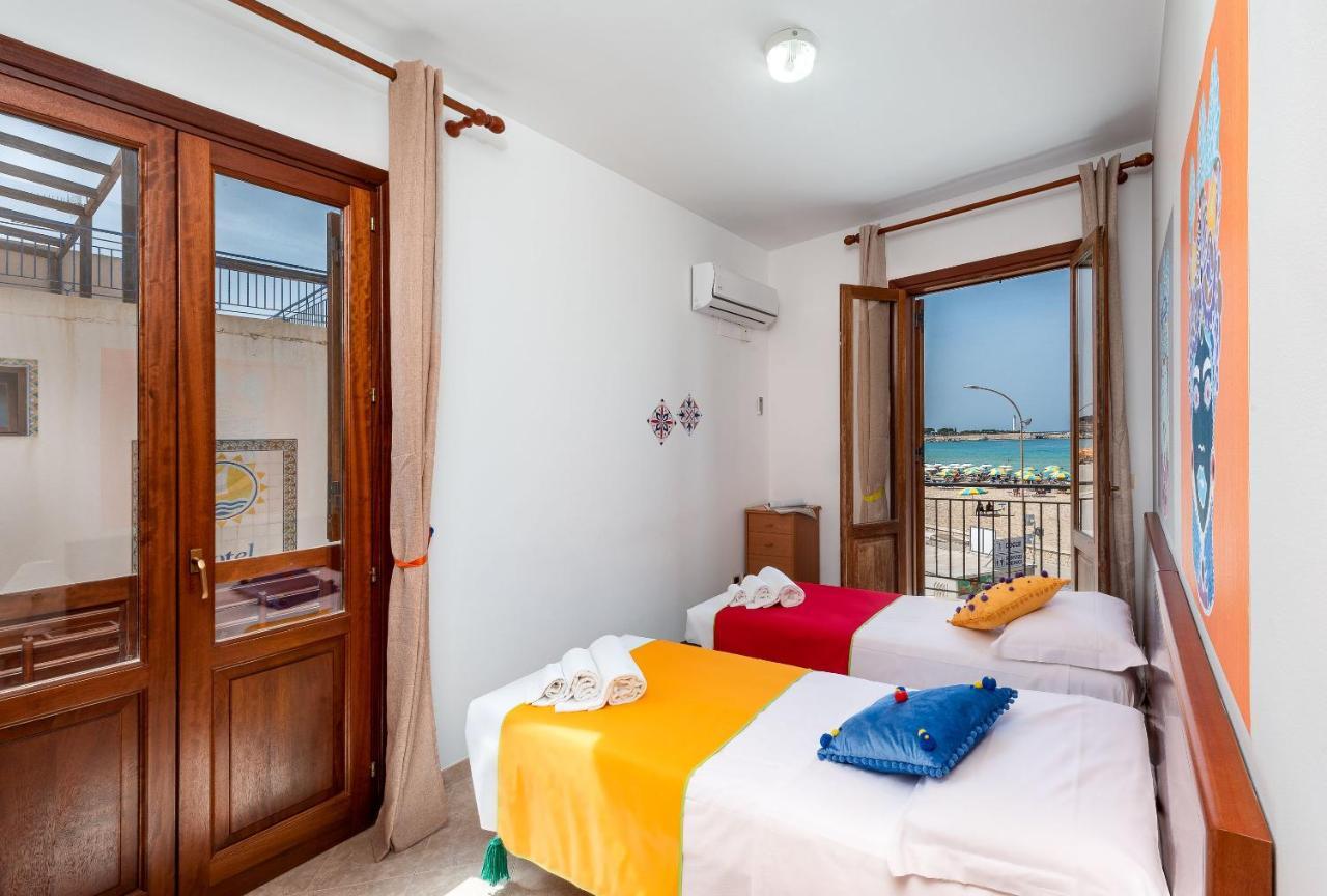 I Tre Golfi Beach Apartments San Vito Lo Capo Dış mekan fotoğraf